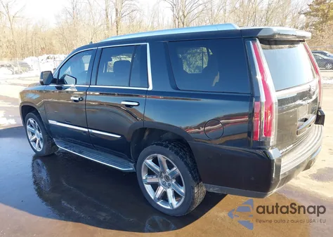 2017 Cadillac Escalade Luxury z USA, uszkodzony, nr VIN 1GYS3BKJ0HR121307